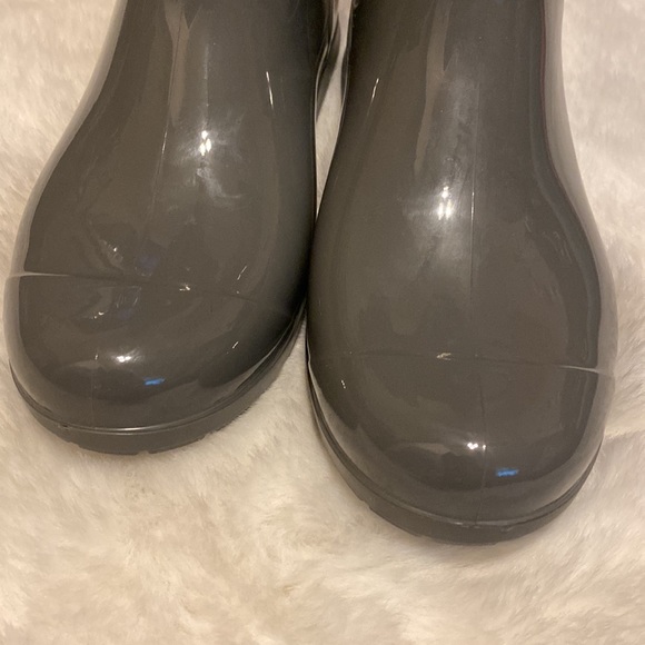 Womens Ugg rain boots gray size 7 waterproof rubber boots - Picture 5 of 9